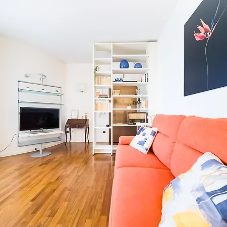 The Pyramids Of Motor Valley - Ra's Apartment