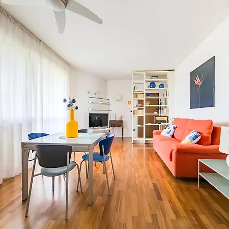 The Pyramids Of Motor Valley - Ra's Appartement Modena