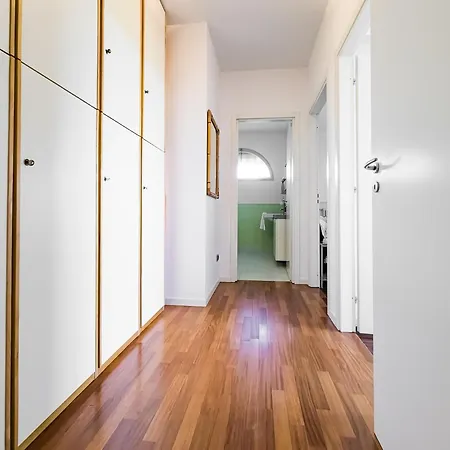 Apartment The Pyramids Of Motor Valley - Ra's