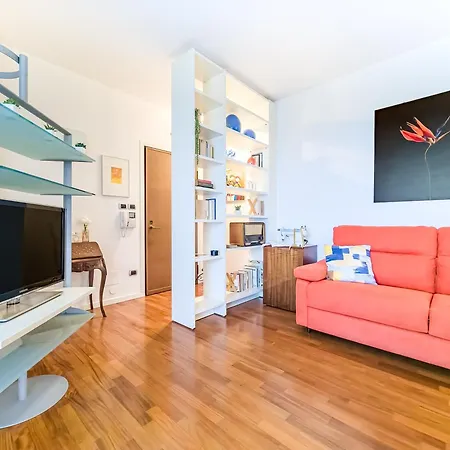 The Pyramids Of Motor Valley - Ra's *