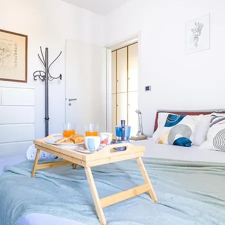 The Pyramids Of Motor Valley - Ra's