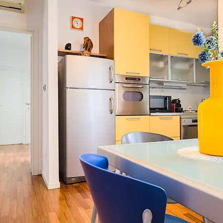 The Pyramids Of Motor Valley - Ra's Apartment *