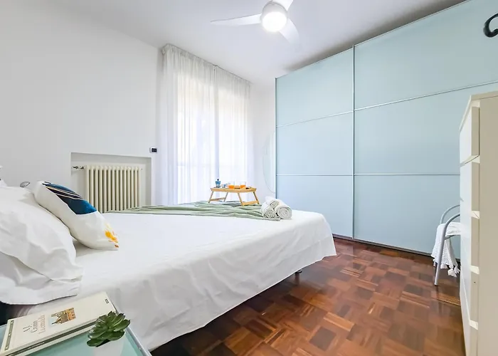 The Pyramids Of Motor Valley - Ra's Apartament *