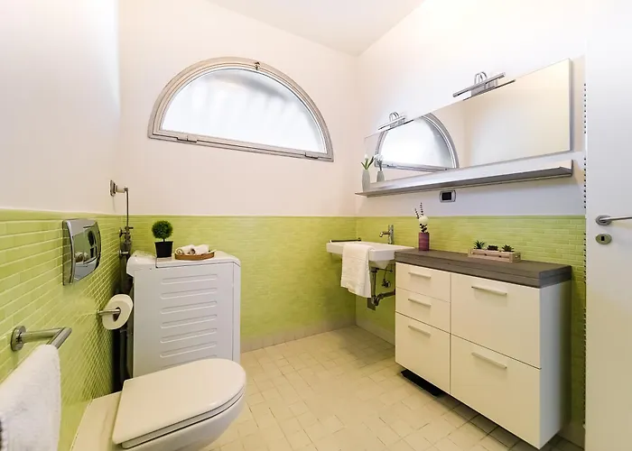 The Pyramids Of Motor Valley - Ra's アパート モデナ