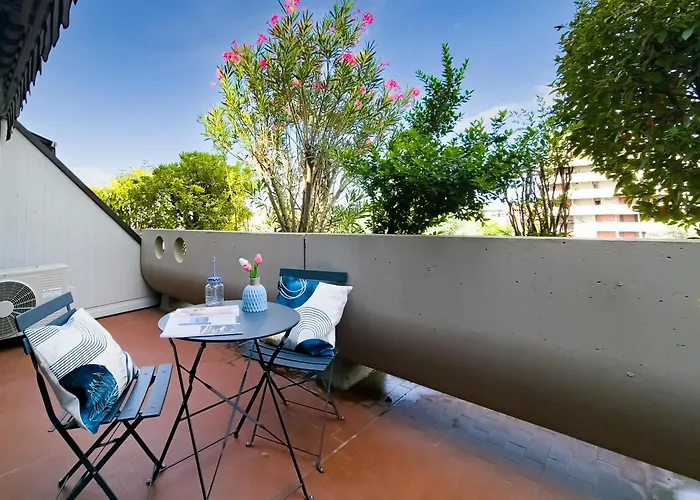 The Pyramids Of Motor Valley - Ra's Apartament