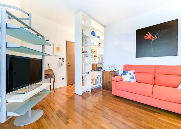 The Pyramids Of Motor Valley - Ra's *